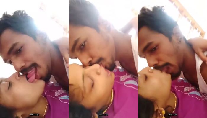 Real leaked kissing horny lip lock xnxx